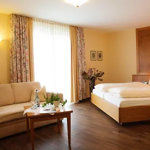 & Restaurant Dornweiler Hof Hotel