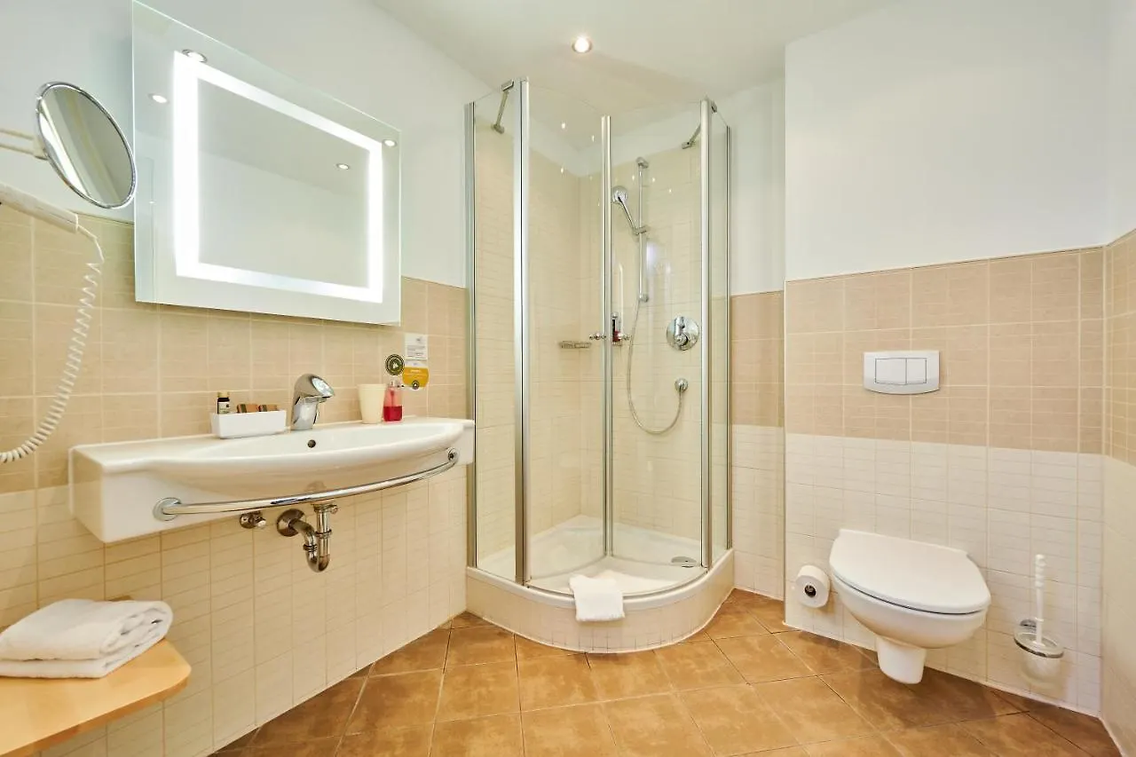 Genusshotel Wenisch اشتراوبينغ فندق